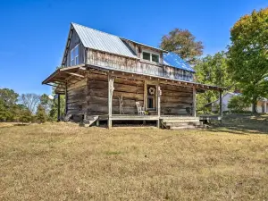 Unique Loft Cabin Fire Pit and Fishing Access!