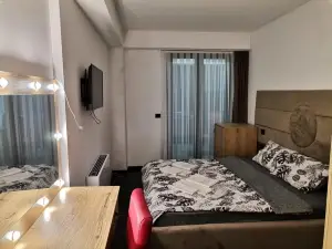 Hotel Ema
