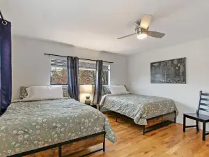 Great Location in Beautiful Evanston Close to Nwu and Hospitals