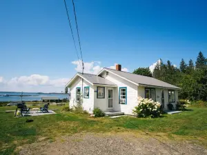 Friars Bay Inn & Cottages