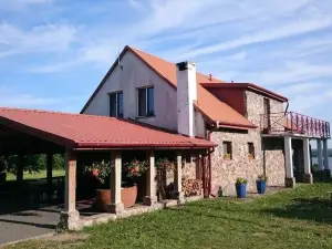 Pod Zachrypniętym Kogutem