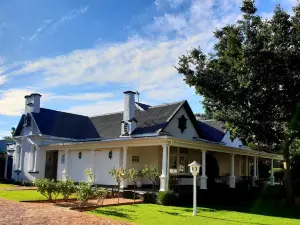 Bauhenia Guesthouse