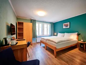 5th Floor Basic Rooms - Shared Bathrooms