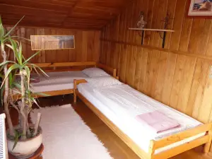 Tolgyfakucko Apartman