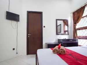 RedDoorz Syariah Near Ngade Lake