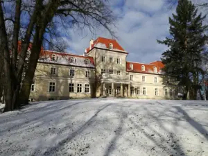 Dwór Sieraków