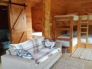 Rustic Hut Bush Retreat