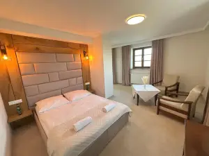 博布羅維沃爾飯店