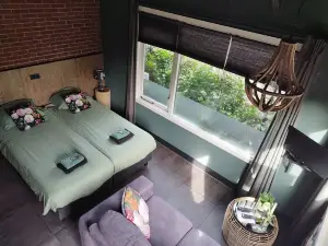 B & B Chawe