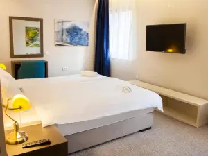 Hotel Happy