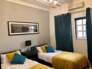 Desert Rose Quiet House 3km Away from Airport