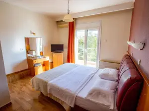 Giannis Hotel