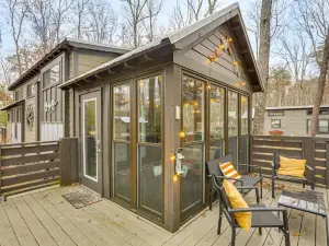 On-site Trails + Furnished Deck: Monteagle Escape!
