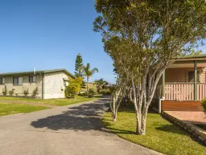 วอลลองกอง เซิร์ฟ เลเชอร์ รีสอร์ท