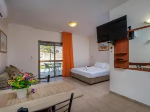 Kibbutz Ketura Guest House