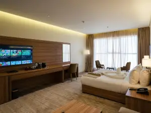 W Suites Hotel