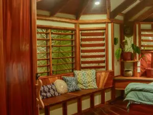 Tukulolo Treehouses