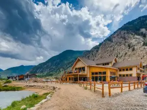 Trekker Townhome Mountain Charm Skiers Dream