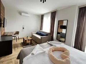 ĆAKA Luxury Rooms & Restaurant