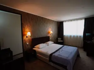 Rovno Hotel