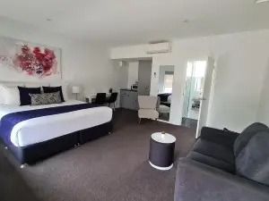 The Avenue Inn