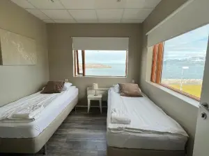Við Hafið Guesthouse