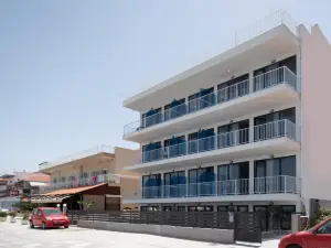 Grand Dodo's Triada Seaview Studios
