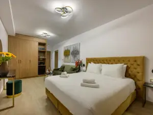 Cens Gold Luxury Suites