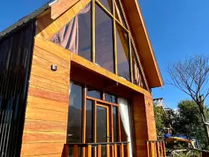 Cabin Linggayoni Dieng