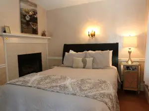 Martha's Vineyard B & B