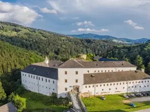 Zámek Kolštejn - Hotel Chateau Goldenstein