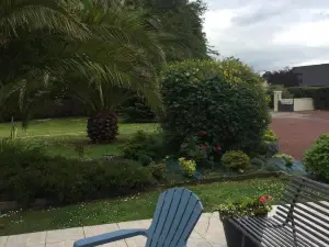 Côté Jardin des Charmilles