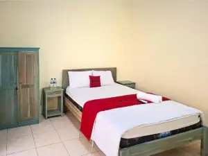 RedDoorz near Alun Alun Jepara