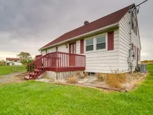 Quaint Ripley Retreat - 5 Mi to Ripley Beach!