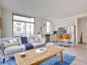 Striking Mercer Island 2 Bedroom