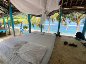 Jaymy Beach Fales