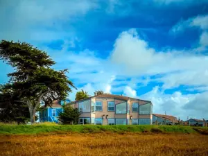 Captain's Inn at Moss Landing