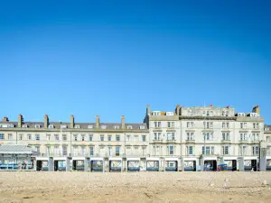 Russell Hotel