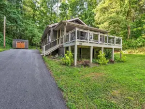 Pet-Friendly Pickens Vacation Rental with Fire Pit