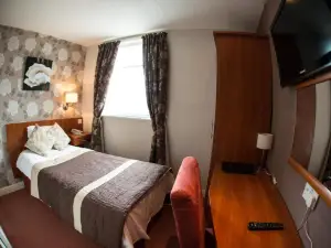 Thomas James Hotel