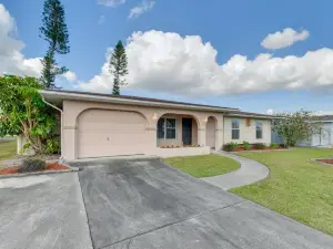 Canal-Front Fishing and Pool North Port Home