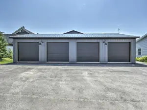 Elkhart Lake Townhome - 3 Mi to Road America!