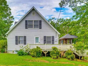 Private Island Getaway in Roanoke Rapids with Grill!