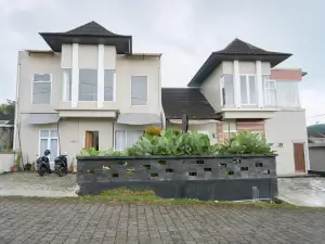 Palma Pool Villa Bumi Dieng Indah