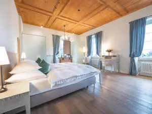 Romantik Hôtel & Restaurant Château Salavaux