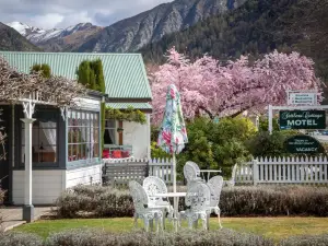 Settlers Cottage Motel