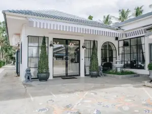 La Riva Boutique Hotel