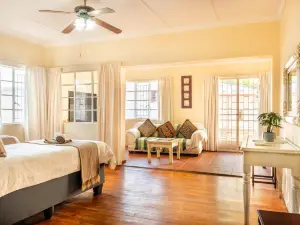 Karoo Ouberg Guest Lodge