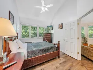 Halesford Harbour Resort - Smith Mountain Lake