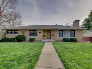 Charming Jefferson City Home 2 Mi to Downtown!